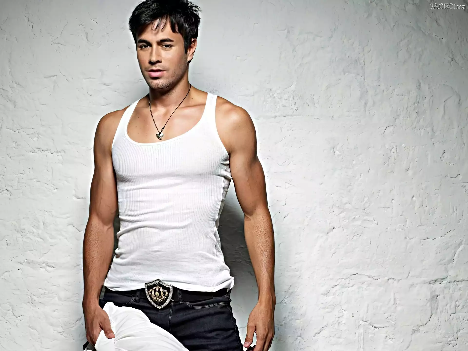 Podkoszulek, Enrqiue Iglesias, Latynos